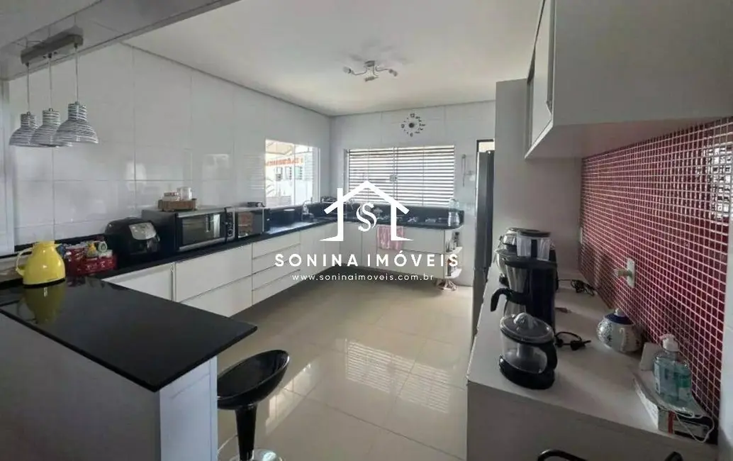 Casa com 3 quartos à venda, 418m2 em Jardim Paulista, Atibaia - SP - imagem 3 Foto 3 de Casa com 3 quartos à venda, 418m2 em Jardim Paulista, Atibaia - SP