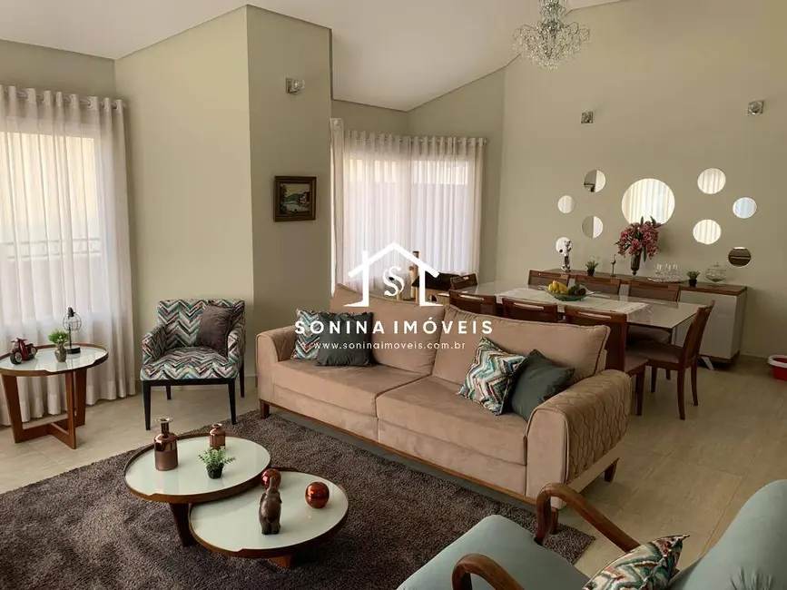 Casa com 3 quartos à venda, 311m2 em Itapetinga, Atibaia - SP - imagem 2 Foto 2 de Casa com 3 quartos à venda, 311m2 em Itapetinga, Atibaia - SP