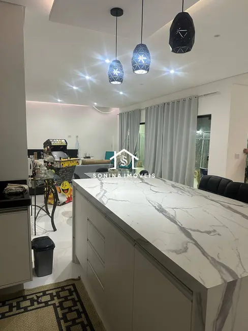 Foto 6 de Casa com 3 quartos à venda, 200m2 em Atibaia - SP