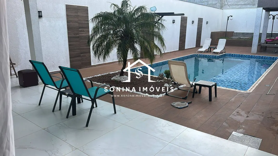 Foto 2 de Casa com 4 quartos à venda, 200m2 em Atibaia - SP