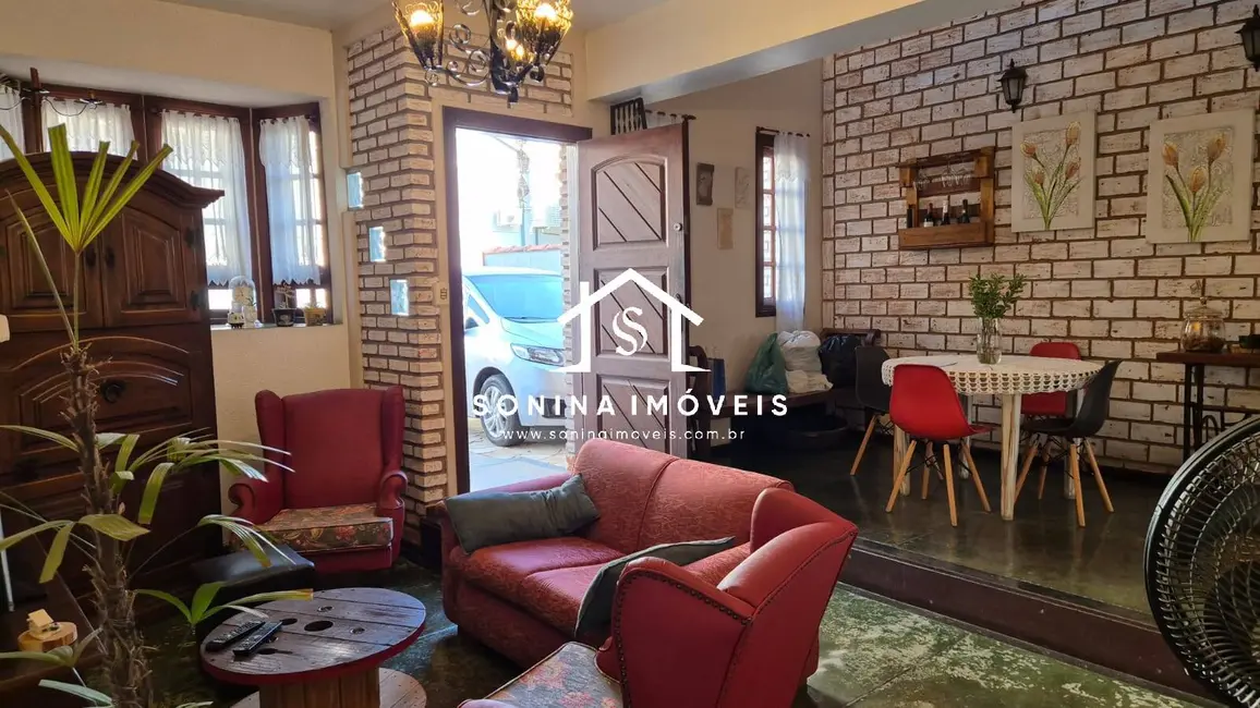 Foto 1 de Casa com 5 quartos à venda, 182m2 em Atibaia Jardim, Atibaia - SP