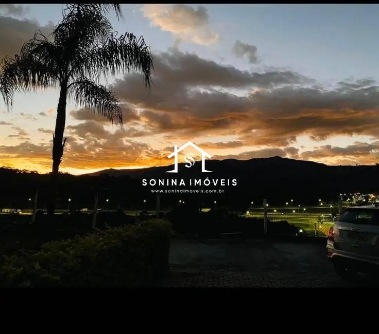 Casa com 4 quartos à venda e para alugar, 1000m2 em Jardim Estância Brasil, Atibaia - SP - imagem 4 Foto 4 de Casa com 4 quartos à venda e para alugar, 1000m2 em Jardim Estância Brasil, Atibaia - SP