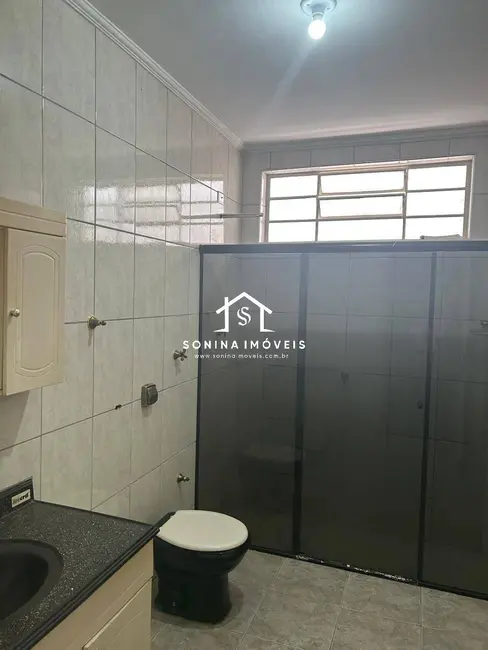 Casa com 3 quartos para alugar, 350m2 em Centro, Atibaia - SP - imagem 5 Foto 5 de Casa com 3 quartos para alugar, 350m2 em Centro, Atibaia - SP