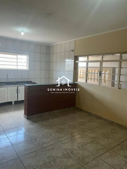 Casa com 3 quartos para alugar, 350m2 em Centro, Atibaia - SP - imagem 7 Foto 7 de Casa com 3 quartos para alugar, 350m2 em Centro, Atibaia - SP
