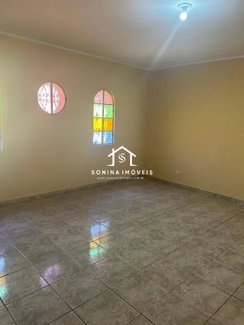 Casa com 3 quartos para alugar, 350m2 em Centro, Atibaia - SP - imagem 2 Foto 2 de Casa com 3 quartos para alugar, 350m2 em Centro, Atibaia - SP