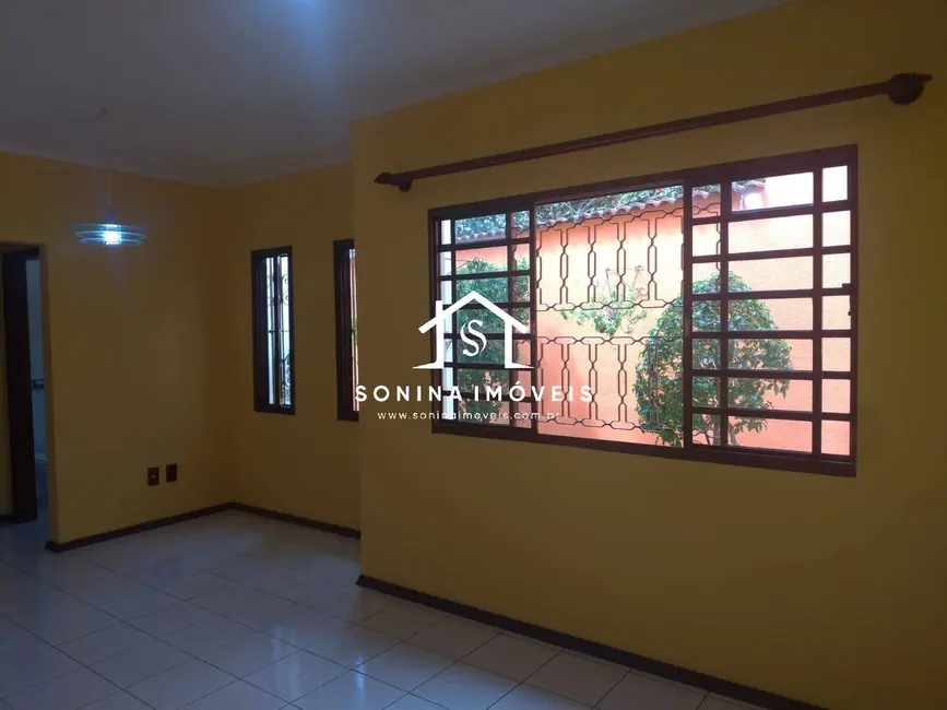 Casa com 2 quartos à venda e para alugar, 233m2 em Jardim do Lago, Atibaia - SP - imagem 8 Foto 8 de Casa com 2 quartos à venda e para alugar, 233m2 em Jardim do Lago, Atibaia - SP