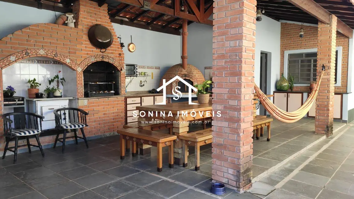 Foto 4 de Casa com 3 quartos para alugar, 492m2 em Jardim Alvinópolis, Atibaia - SP