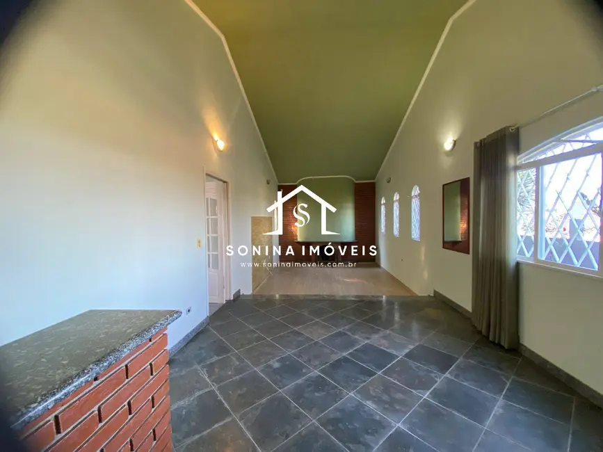 Foto 9 de Casa com 3 quartos para alugar, 492m2 em Jardim Alvinópolis, Atibaia - SP