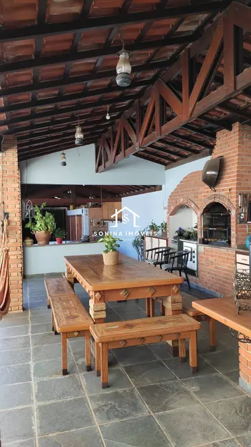 Foto 8 de Casa com 3 quartos para alugar, 492m2 em Jardim Alvinópolis, Atibaia - SP