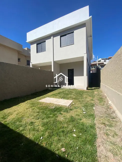 Foto 2 de Casa com 2 quartos à venda, 125m2 em Jardim Maristela II, Atibaia - SP