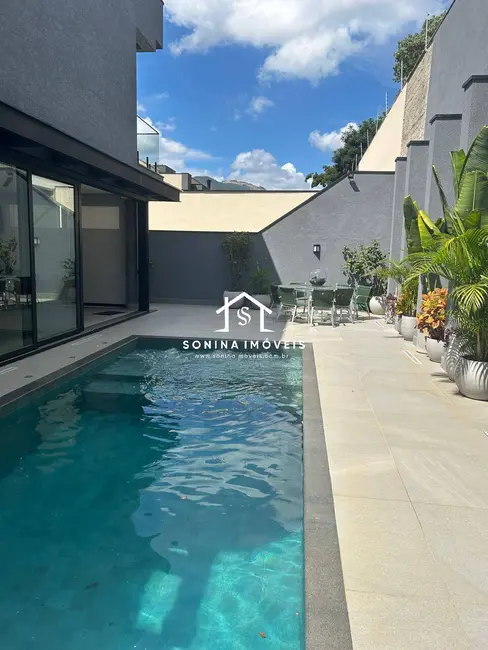 Casa com 5 quartos à venda, 525m2 em Loteamento Granville Atibaia, Atibaia - SP - imagem 2 Foto 2 de Casa com 5 quartos à venda, 525m2 em Loteamento Granville Atibaia, Atibaia - SP