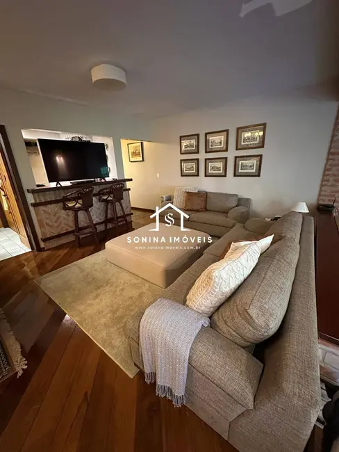 Foto 2 de Apartamento com 4 quartos à venda, 154m2 em Campos Do Jordao - SP