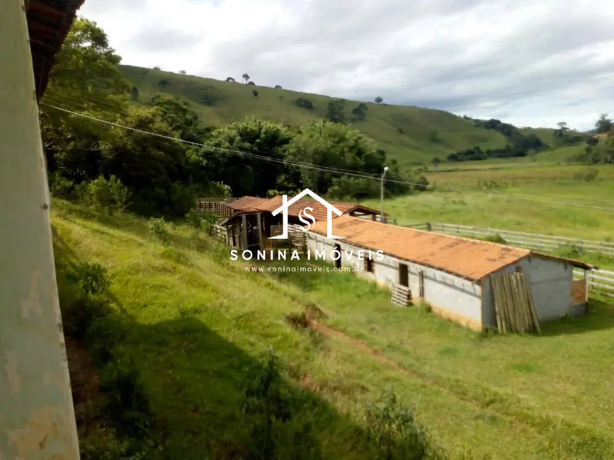 Foto 5 de Sítio / Rancho com 3 quartos à venda, 20m2 em Cambui - MG