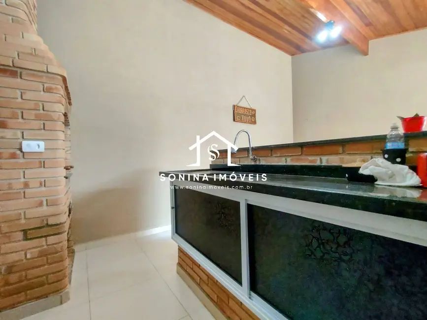 Foto 4 de Casa com 3 quartos à venda, 182m2 em Bom Jesus Dos Perdoes - SP