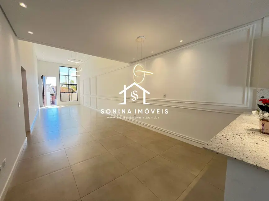 Casa com 3 quartos à venda, 440m2 em Atibaia - SP - imagem 1 Foto 1 de Casa com 3 quartos à venda, 440m2 em Atibaia - SP