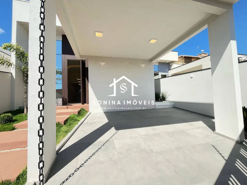 Casa com 3 quartos à venda, 440m2 em Atibaia - SP - imagem 2 Foto 2 de Casa com 3 quartos à venda, 440m2 em Atibaia - SP