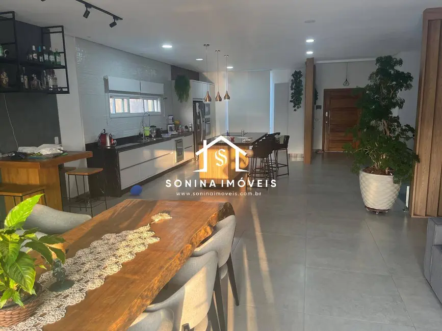 Casa com 4 quartos à venda, 400m2 em Jardim Paulista, Atibaia - SP - imagem 3 Foto 3 de Casa com 4 quartos à venda, 400m2 em Jardim Paulista, Atibaia - SP