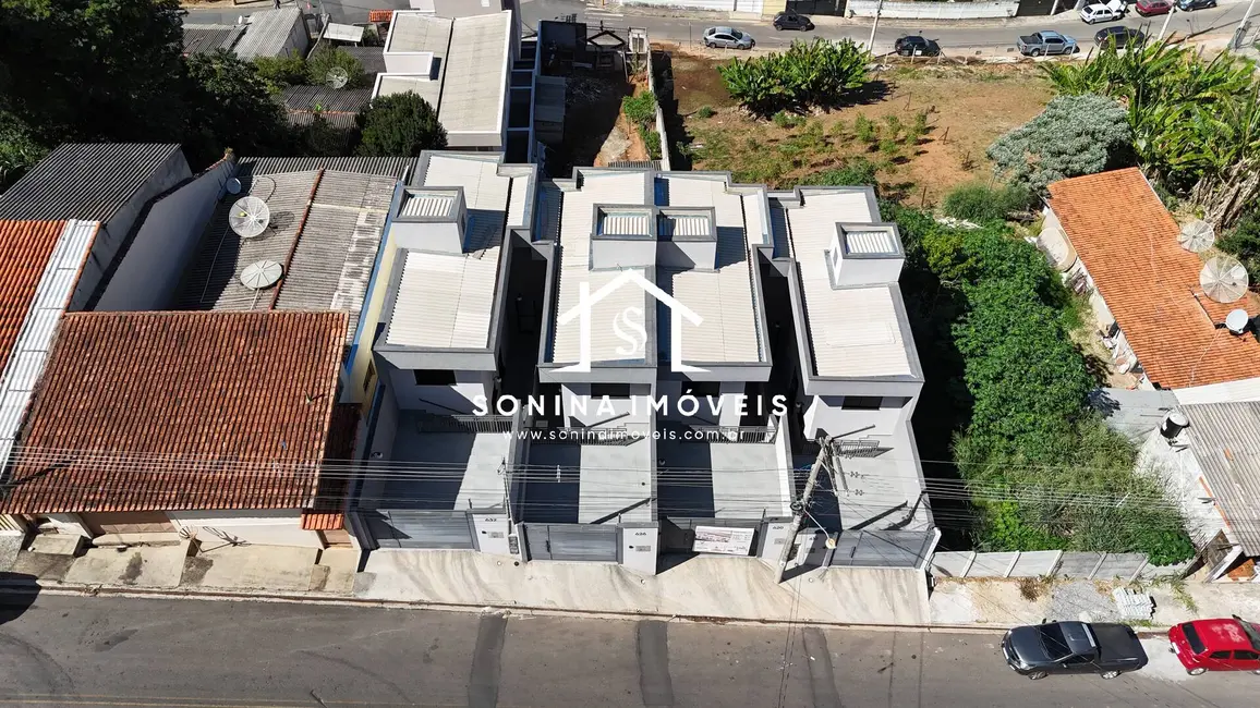 Foto 2 de Casa com 2 quartos à venda, 150m2 em Jardim Imperial, Atibaia - SP