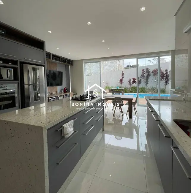 Foto 2 de Casa com 3 quartos à venda, 441m2 em Rio Abaixo, Atibaia - SP