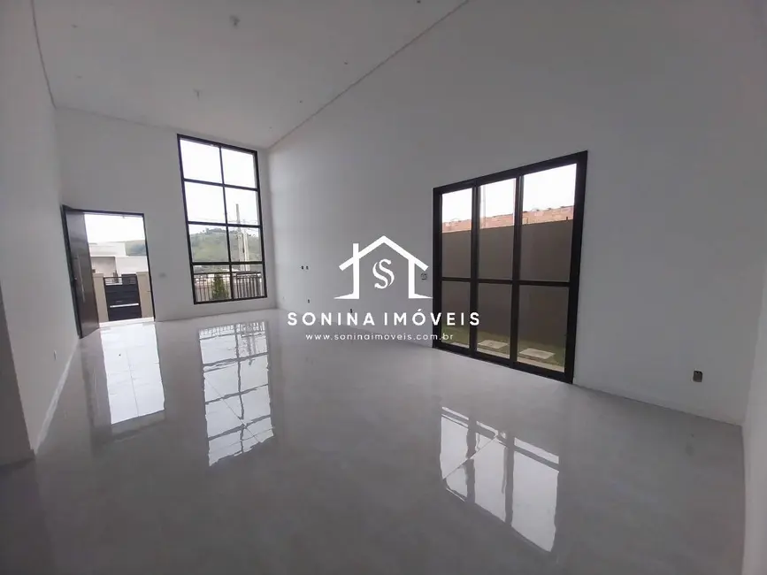 Casa com 3 quartos à venda, 432m2 em Atibaia - SP - imagem 2 Foto 2 de Casa com 3 quartos à venda, 432m2 em Atibaia - SP