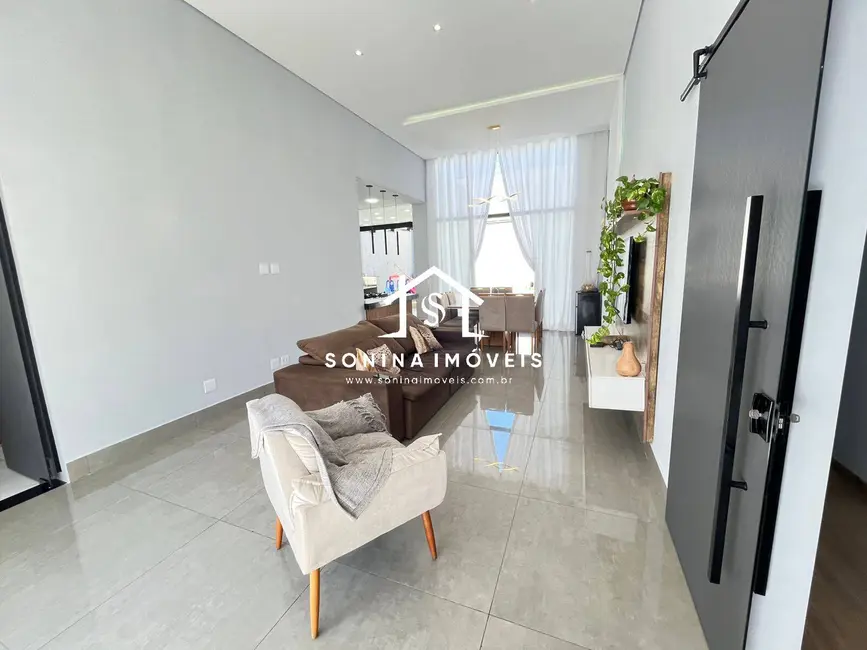 Foto 4 de Casa com 3 quartos à venda, 510m2 em Jardim Shangri-Lá, Atibaia - SP