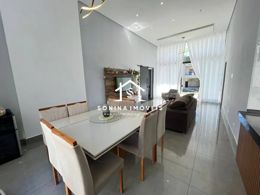 Casa com 3 quartos à venda, 510m2 em Jardim Shangri-Lá, Atibaia - SP - imagem 6 Foto 6 de Casa com 3 quartos à venda, 510m2 em Jardim Shangri-Lá, Atibaia - SP