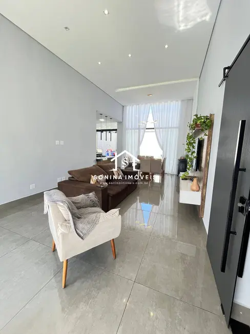 Casa com 3 quartos à venda, 510m2 em Jardim Shangri-Lá, Atibaia - SP - imagem 5 Foto 5 de Casa com 3 quartos à venda, 510m2 em Jardim Shangri-Lá, Atibaia - SP