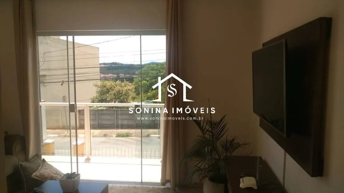 Casa com 2 quartos à venda, 180m2 em Jardim das Cerejeiras, Atibaia - SP - imagem 3 Foto 3 de Casa com 2 quartos à venda, 180m2 em Jardim das Cerejeiras, Atibaia - SP