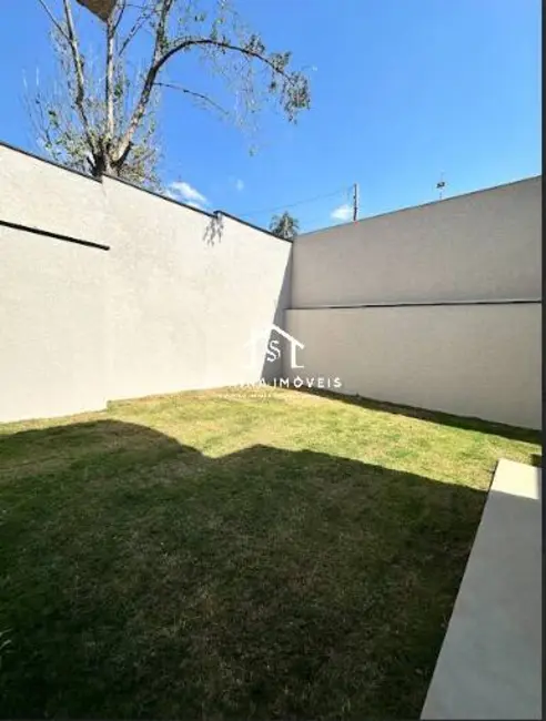 Casa de Condomínio com 3 quartos à venda, 169m2 em Vila Petrópolis, Atibaia - SP - imagem 2 Foto 2 de Casa de Condomínio com 3 quartos à venda, 169m2 em Vila Petrópolis, Atibaia - SP