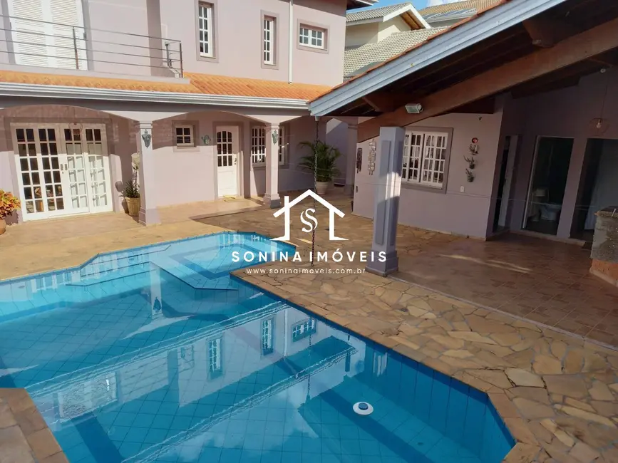 Casa com 3 quartos à venda, 427m2 em Jardim Itaperi, Atibaia - SP - imagem 4 Foto 4 de Casa com 3 quartos à venda, 427m2 em Jardim Itaperi, Atibaia - SP