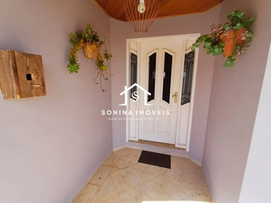 Casa com 3 quartos à venda, 427m2 em Jardim Itaperi, Atibaia - SP - imagem 3 Foto 3 de Casa com 3 quartos à venda, 427m2 em Jardim Itaperi, Atibaia - SP