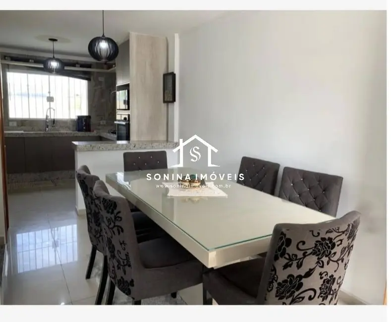 Casa com 2 quartos à venda, 175m2 em Nova Cerejeira, Atibaia - SP - imagem 6 Foto 6 de Casa com 2 quartos à venda, 175m2 em Nova Cerejeira, Atibaia - SP