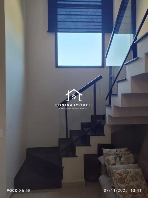 Casa de Condomínio com 3 quartos à venda, 208m2 em Ribeirão dos Porcos, Atibaia - SP - imagem 2 Foto 2 de Casa de Condomínio com 3 quartos à venda, 208m2 em Ribeirão dos Porcos, Atibaia - SP