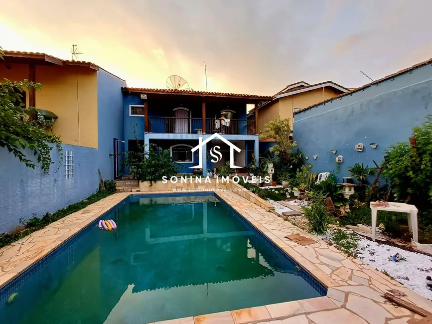 Casa com 5 quartos à venda, 400m2 em Jardim do Lago, Atibaia - SP - imagem 3 Foto 3 de Casa com 5 quartos à venda, 400m2 em Jardim do Lago, Atibaia - SP