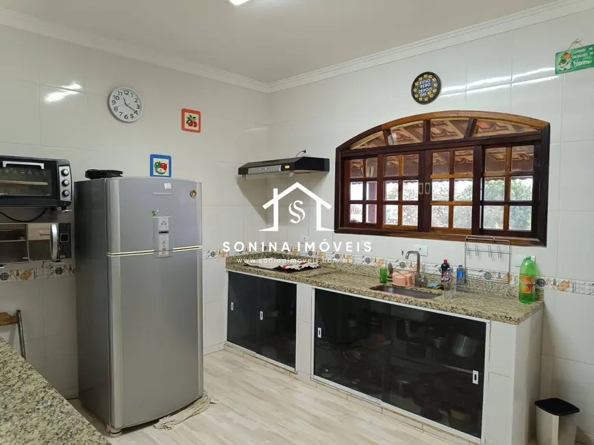 Casa com 3 quartos à venda, 1000m2 em Jarinu - SP - imagem 4 Foto 4 de Casa com 3 quartos à venda, 1000m2 em Jarinu - SP