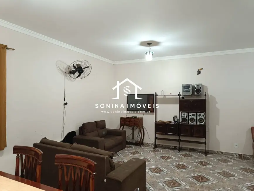 Casa com 3 quartos à venda, 1000m2 em Jarinu - SP - imagem 9 Foto 9 de Casa com 3 quartos à venda, 1000m2 em Jarinu - SP