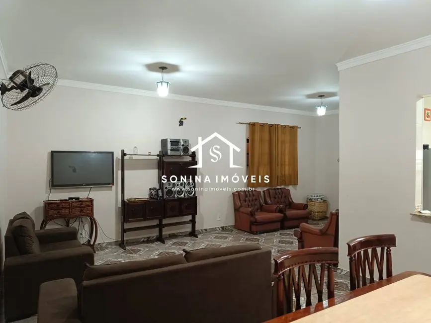 Casa com 3 quartos à venda, 1000m2 em Jarinu - SP - imagem 6 Foto 6 de Casa com 3 quartos à venda, 1000m2 em Jarinu - SP