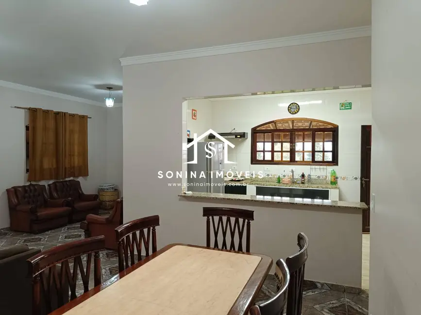 Casa com 3 quartos à venda, 1000m2 em Jarinu - SP - imagem 8 Foto 8 de Casa com 3 quartos à venda, 1000m2 em Jarinu - SP