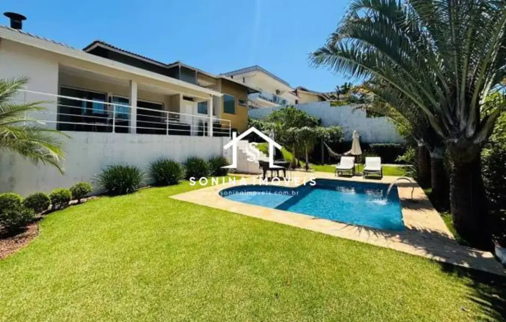 Foto 3 de Casa com 3 quartos à venda, 800m2 em Condomínio Serra da Estrela, Atibaia - SP