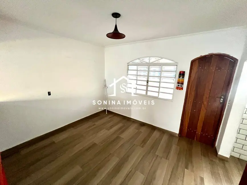 Chácara com 5 quartos à venda, 1000m2 em Curitibanos, Braganca Paulista - SP - imagem 7 Foto 7 de Chácara com 5 quartos à venda, 1000m2 em Curitibanos, Braganca Paulista - SP