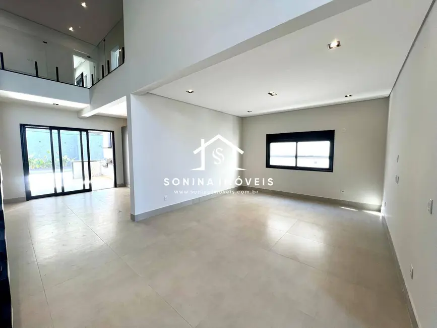 Casa com 3 quartos à venda, 357m2 em Braganca Paulista - SP - imagem 4 Foto 4 de Casa com 3 quartos à venda, 357m2 em Braganca Paulista - SP