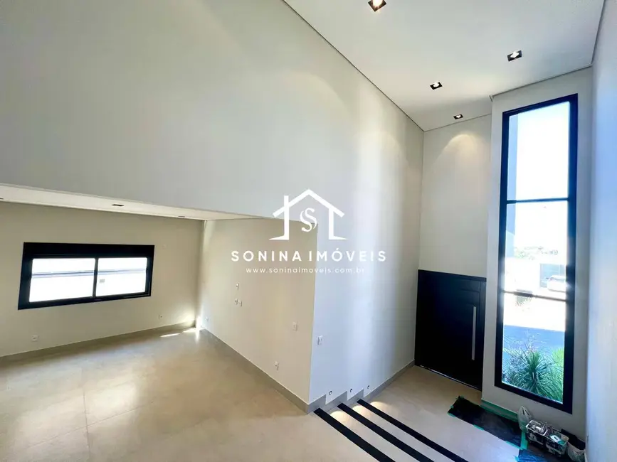 Casa com 3 quartos à venda, 357m2 em Braganca Paulista - SP - imagem 3 Foto 3 de Casa com 3 quartos à venda, 357m2 em Braganca Paulista - SP