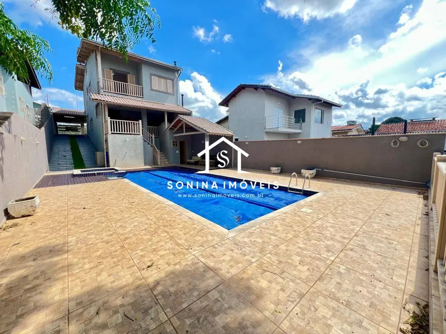 Foto 1 de Casa com 5 quartos à venda e para alugar, 468m2 em Jardim dos Pinheiros, Atibaia - SP