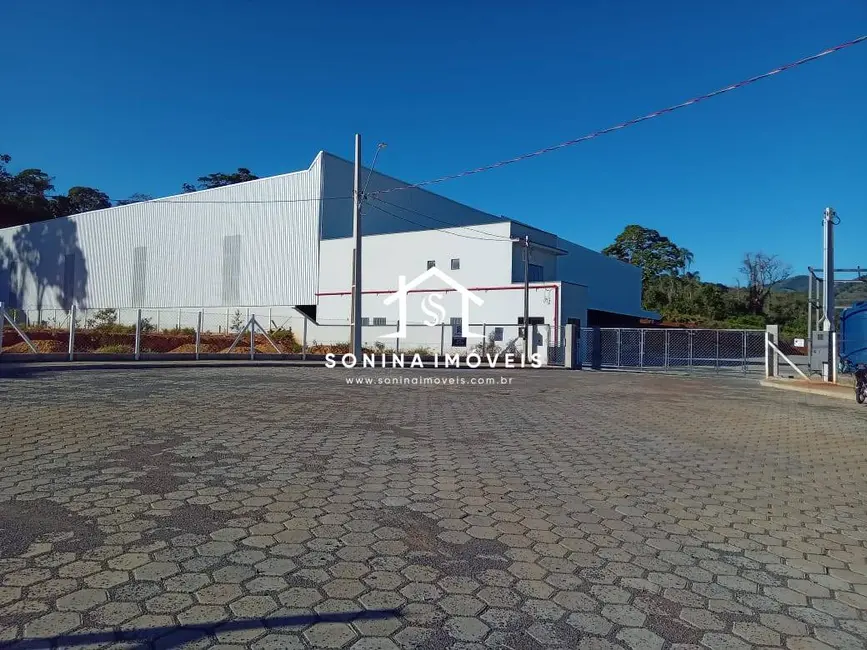 Foto 2 de Armazém / Galpão para alugar, 8840m2 em Cambui - MG