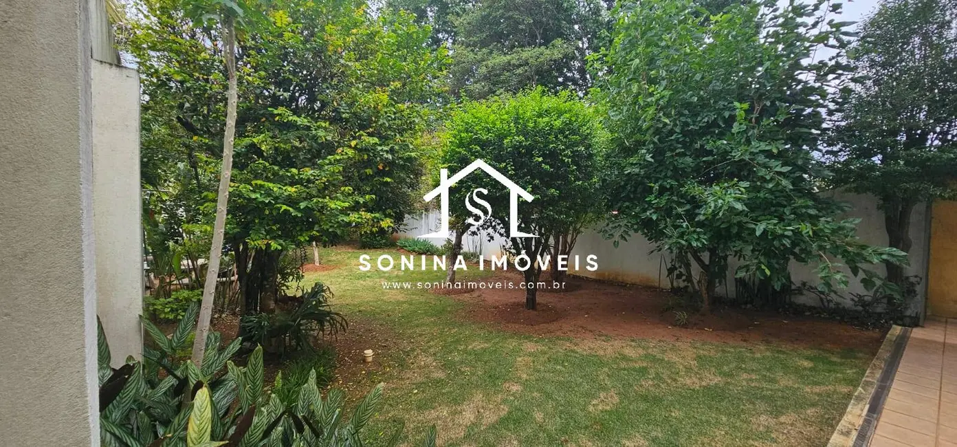 Foto 6 de Casa com 3 quartos à venda, 500m2 em Vila Petrópolis, Atibaia - SP