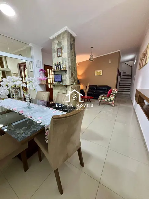 Foto 3 de Casa com 4 quartos para alugar, 200m2 em Alvinópolis, Atibaia - SP