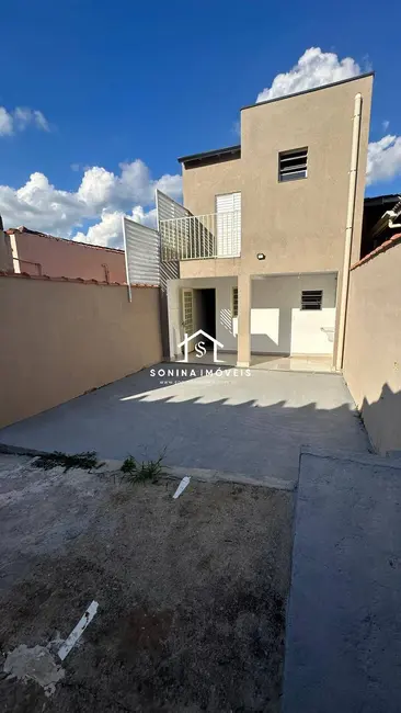 Foto 1 de Casa com 2 quartos para alugar, 160m2 em Centro, Atibaia - SP