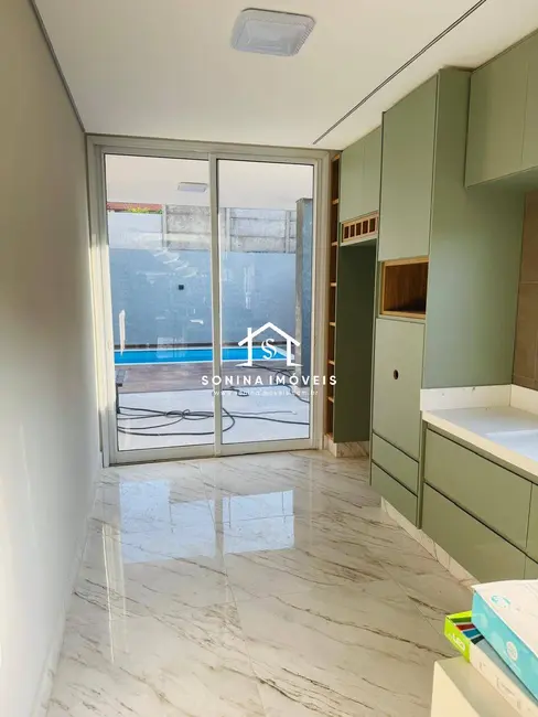 Foto 2 de Casa com 3 quartos à venda, 180m2 em Jardim dos Pinheiros, Atibaia - SP