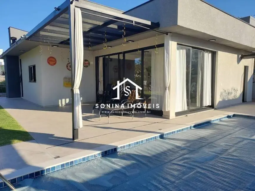 Foto 1 de Casa com 4 quartos à venda, 730m2 em Atibaia - SP