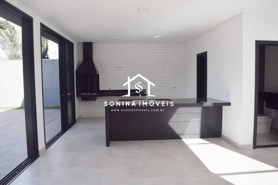 Foto 3 de Casa com 4 quartos à venda, 600m2 em Atibaia - SP